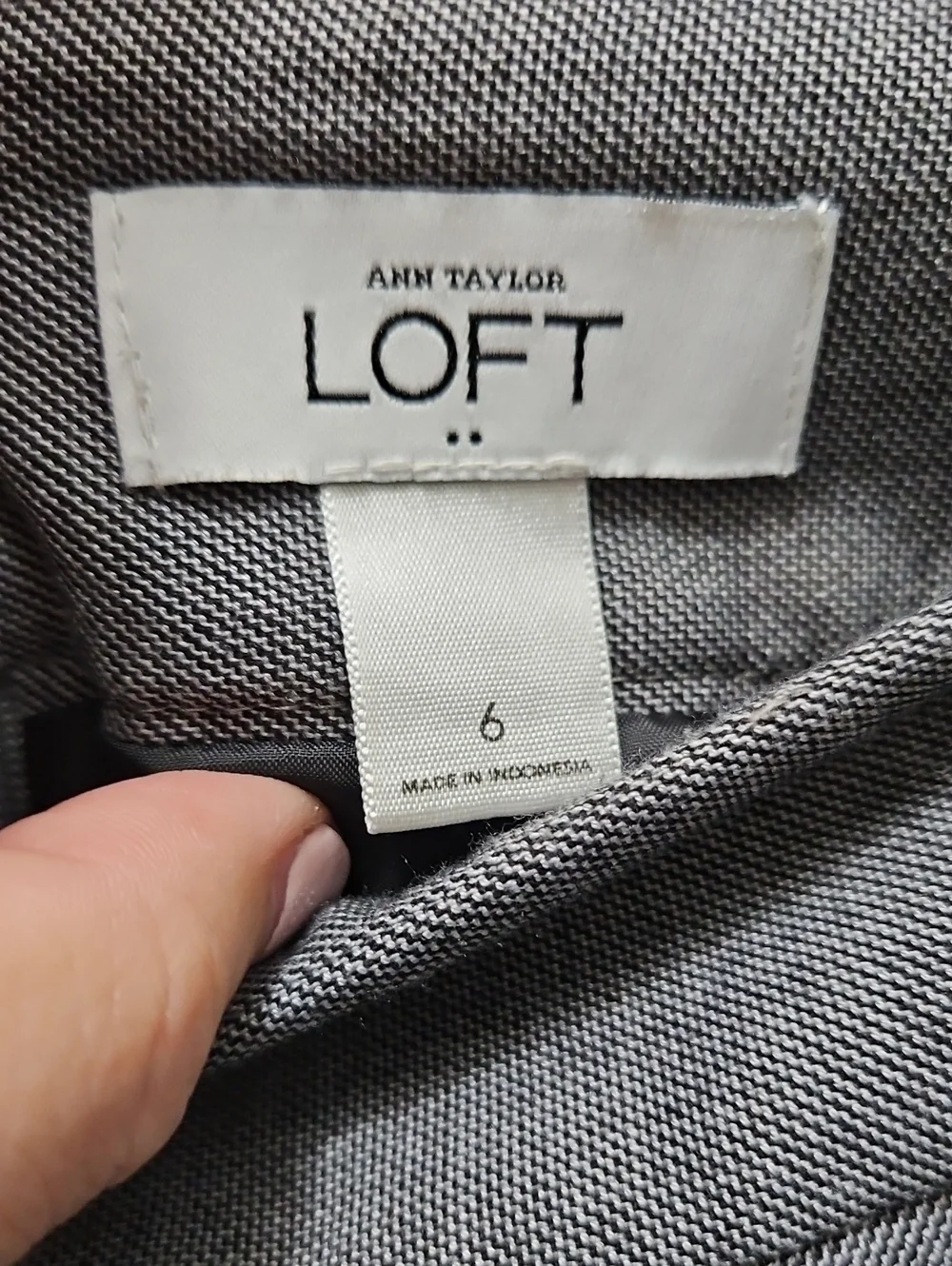 LOFT Gray Pencil Skirt with Ruffle-Trim Pockets